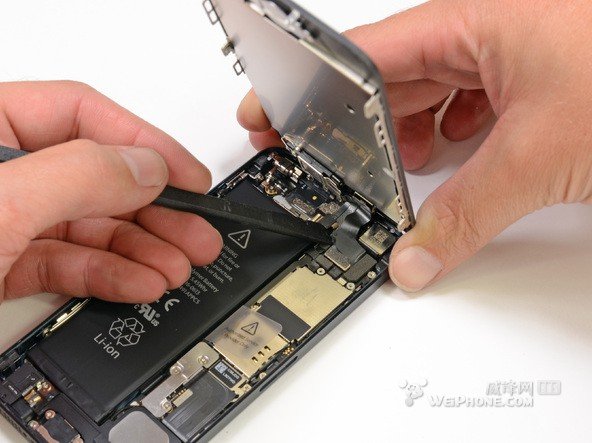 iPhone 5更换电池图文教程_绿色资源网