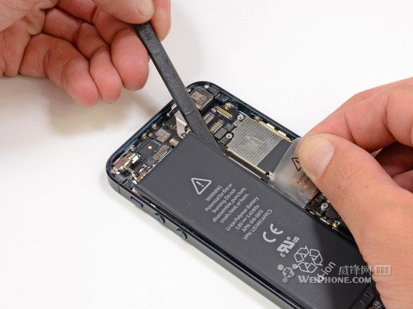 iPhone 5更換電池圖文教程_綠色資源網(wǎng)