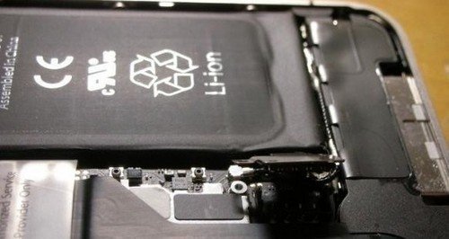 自己動(dòng)手為iPhone 4s換電池的圖解教程_綠色資源網(wǎng)